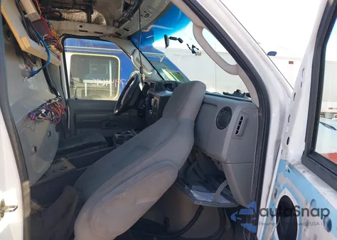 2014 Ford E-350 Super Duty Commercial from USA, damaged, VIN 1FDSS3EL4EDB13310